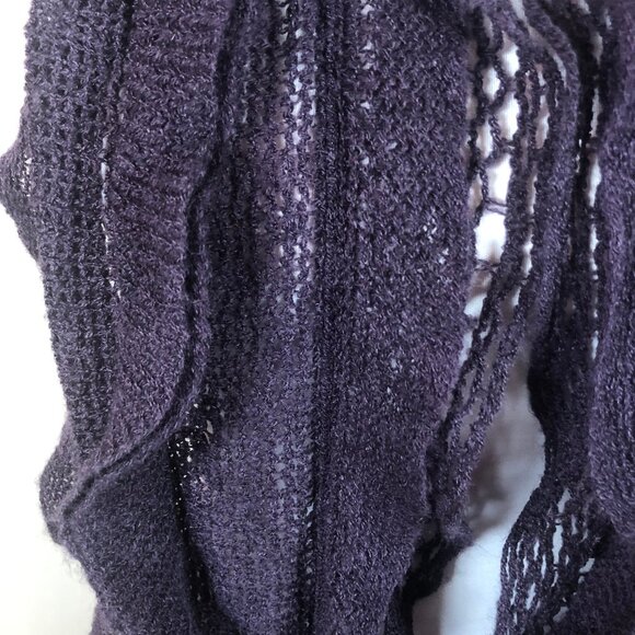 ๐ Deep Plum Ruffled Knit Scarf with Fringe โ Dramatic, Cozy & Boutique-Chic - Picture 7 of 13